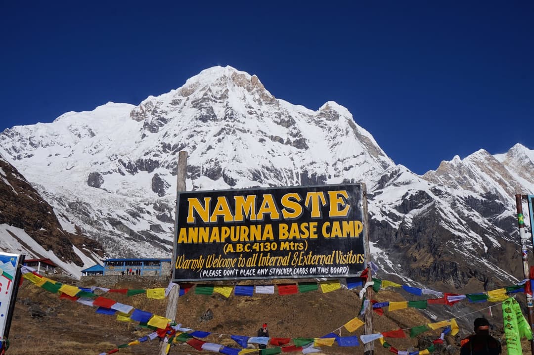 Conquering the Annapurna Circuit: British Army Expedition